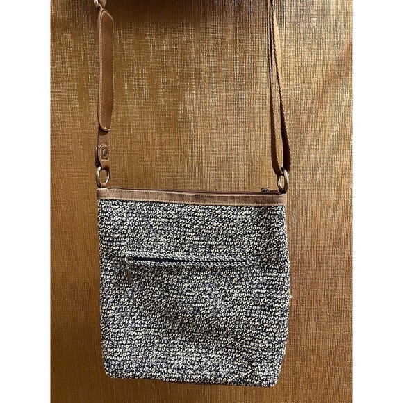 The Sak - Crossbody Purse made from recycled material - Picture 2 of 2